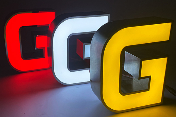 廣告雕刻機加工的發(fā)光字 廣告雕刻機加工的發(fā)光字